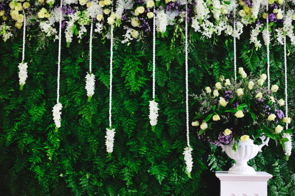 Marco vegetal vivo con hierbas aromáticas para decorar eventos.